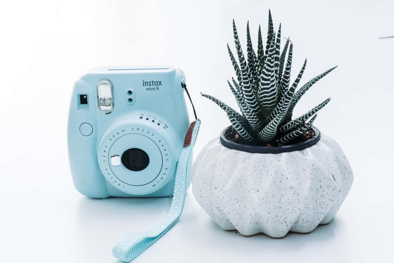 camera-fujifilm-instant-camera-2634435-1.jpg